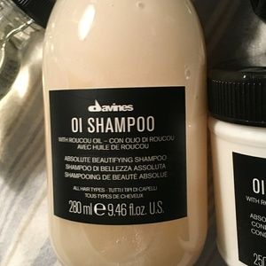 DAVINES OI shampoo and conditioner set